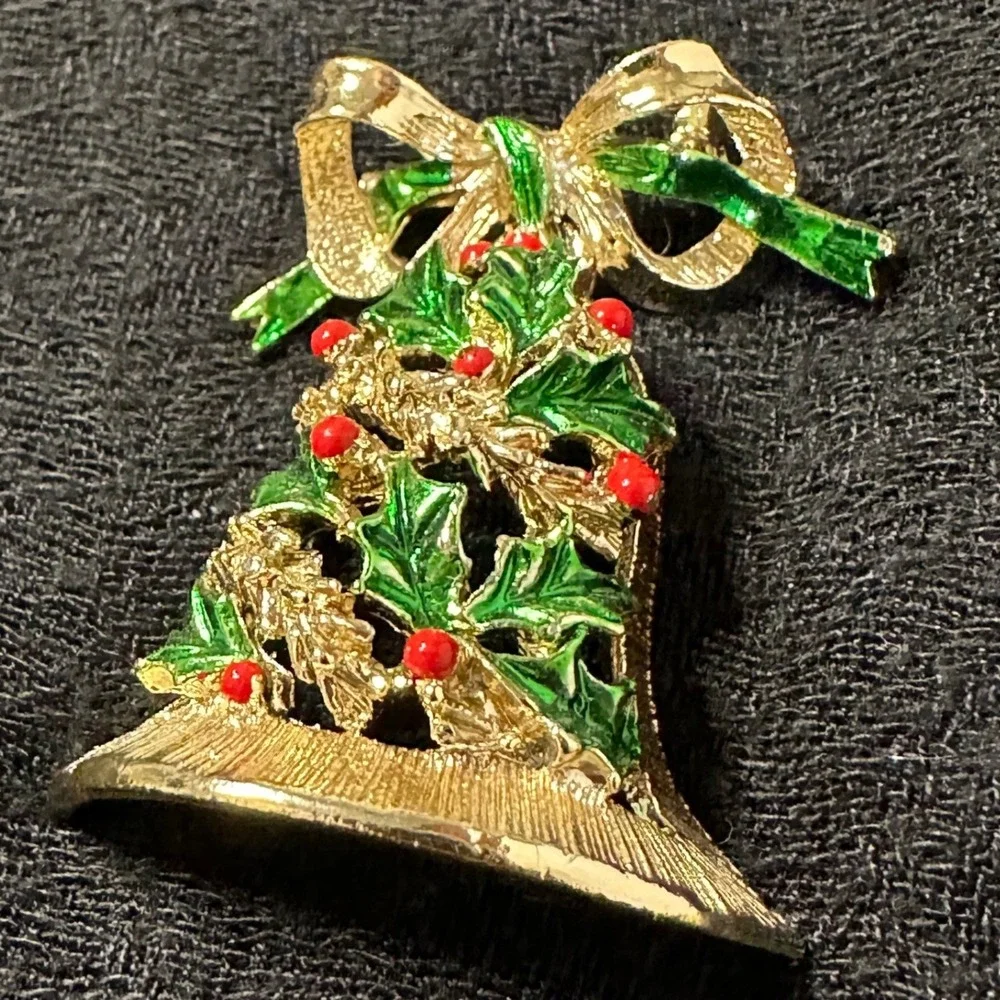 Vintage Gerry's Christmas‎ Bell Brooch Holly Rhinestone Enamel Gold Tone
